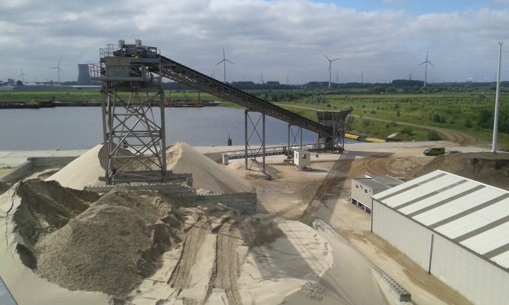 Teunesen Zand en Grint neemt Belgische Cementbouw Zand en Grind over